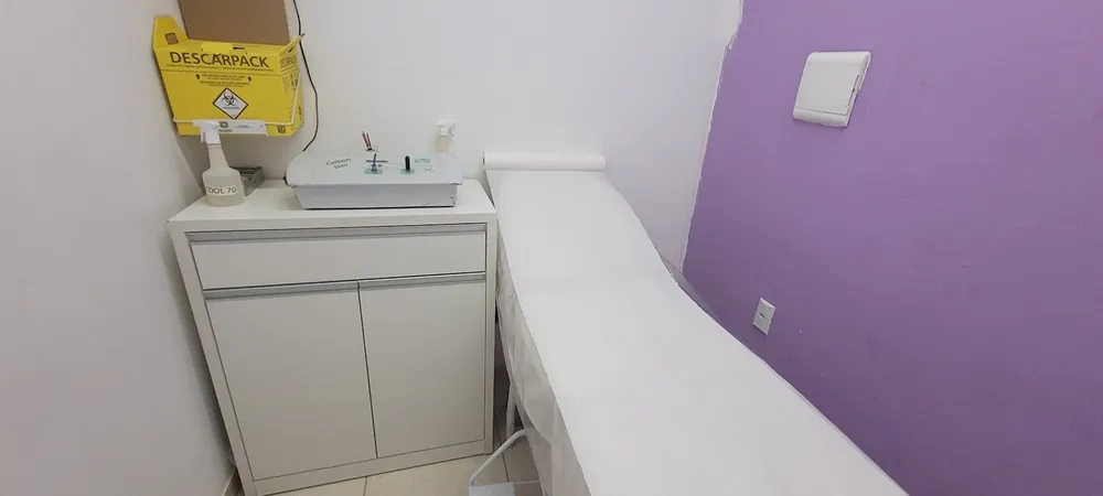 Detalhe de higiene e cuidado em sala de atendimento da Estética BK